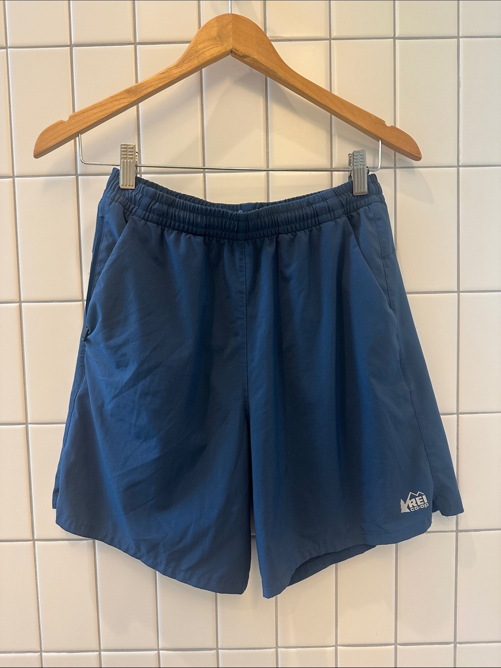 REI Blue Kids' lightweight adventuring shorts, size XL aka 12-14. EUC!
